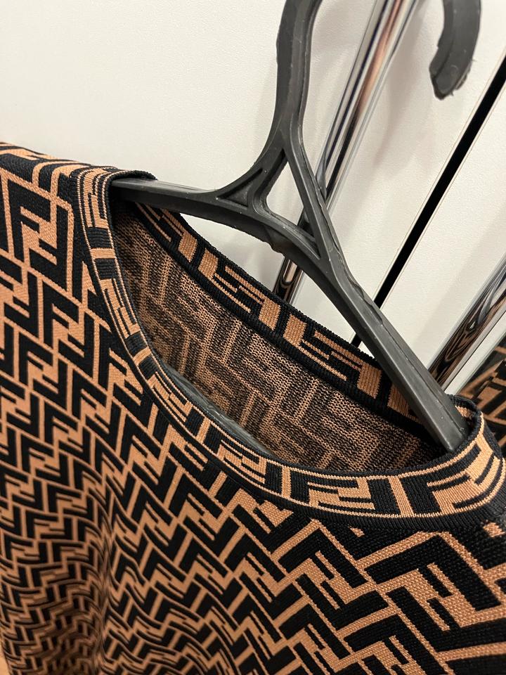 Платье под Fendy