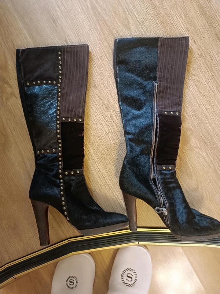 винтажные сапоги из меха пони
