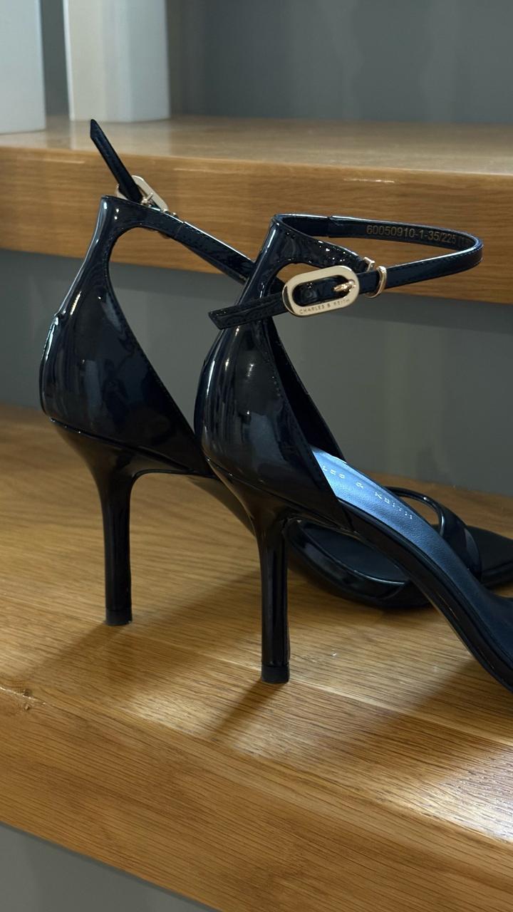 Босоножки от Charles & Keith