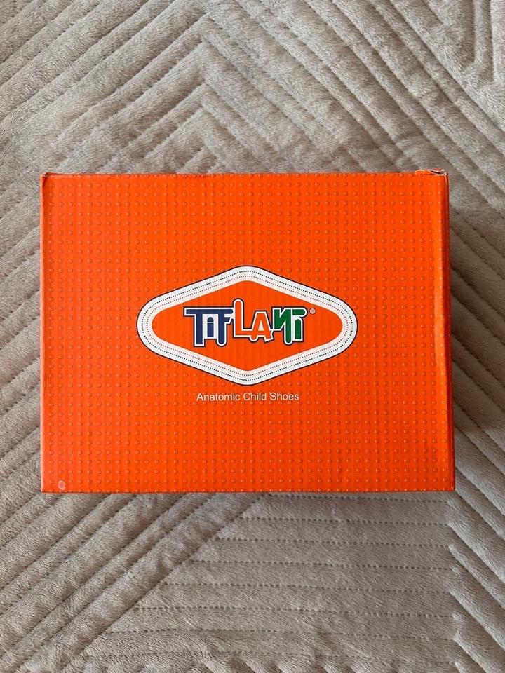 ботинки/кроссовки tiflani