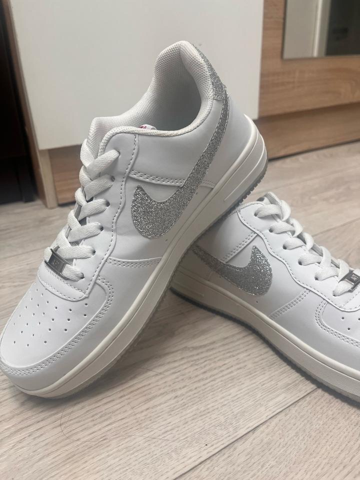 Красовки: Nike
