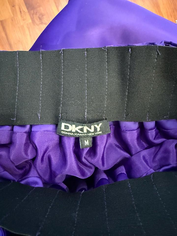 Фиолетовая юбка DKNY
