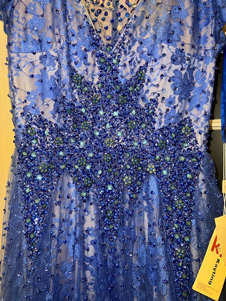 Вечернее платье