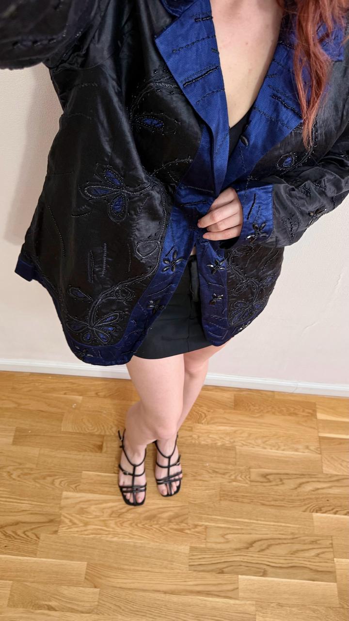 Жакет с вышивкой и бисером. шелк и лен