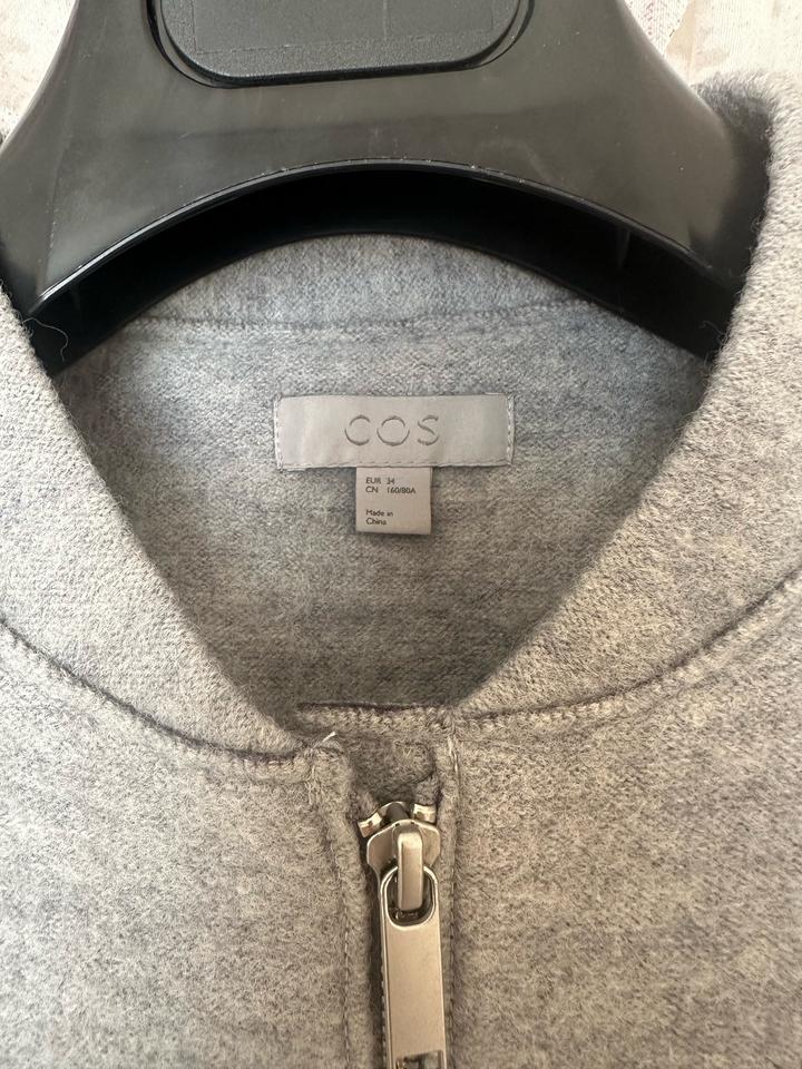 Укороченное пальто COS