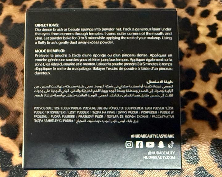 Huda Beauty Easy Bake Loose Baking & Setting Powder в оттенке Cherry Blossom Cak
