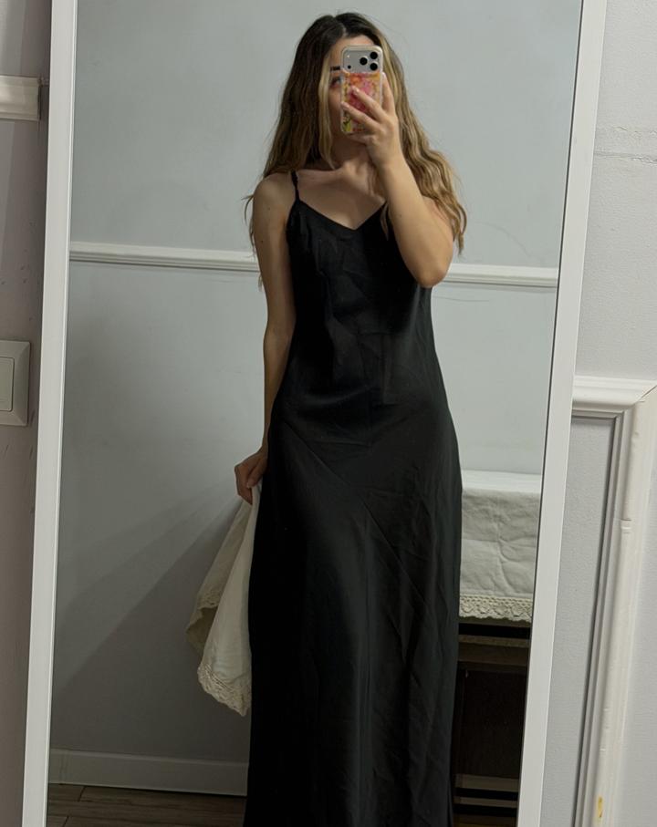 Черное платье атлас