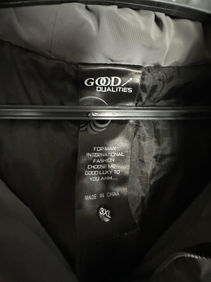 Мужская серая куртка