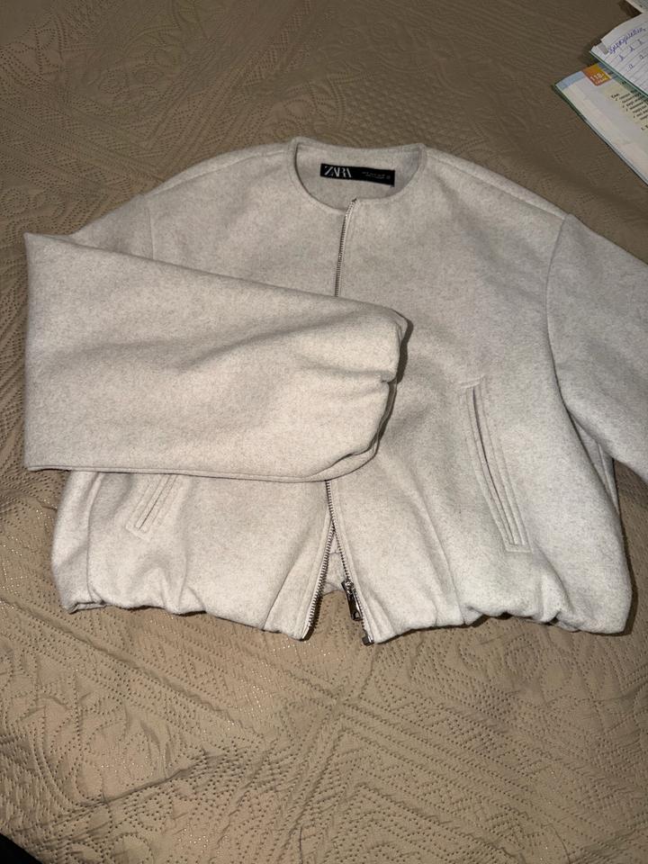 Бомбер Зара