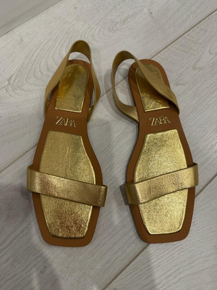 Сандали ZARA
