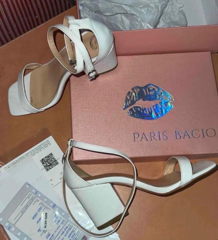 белые туфли