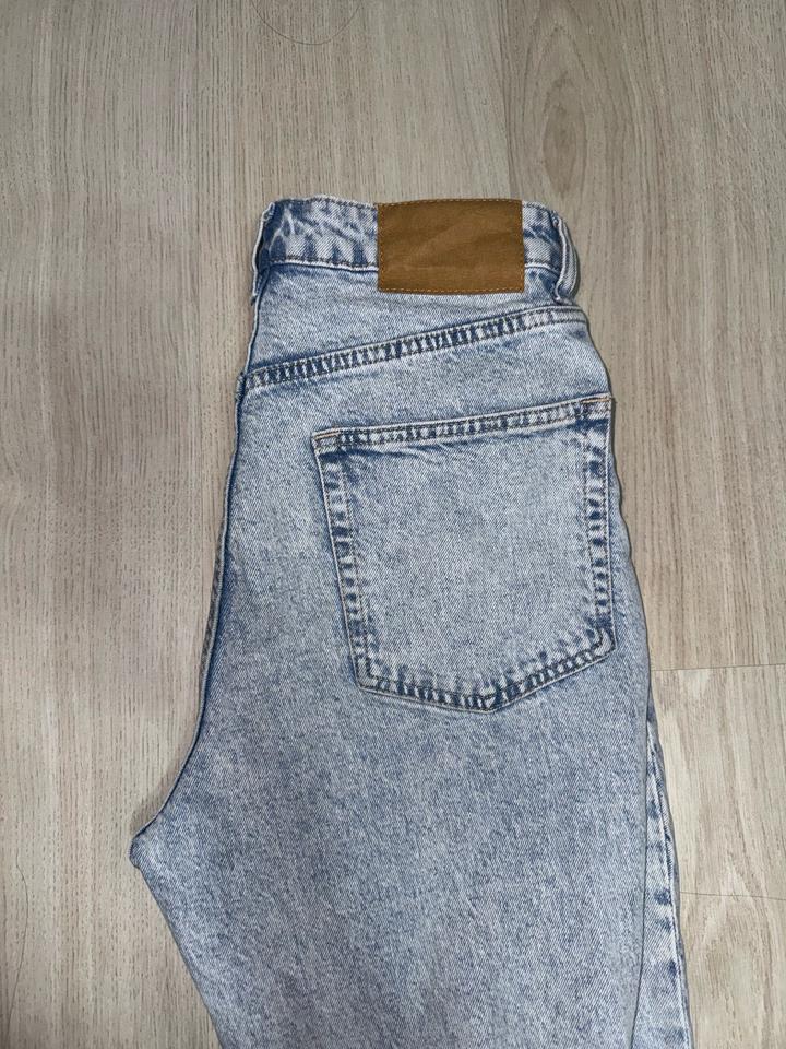 Джинсы голубой H&M