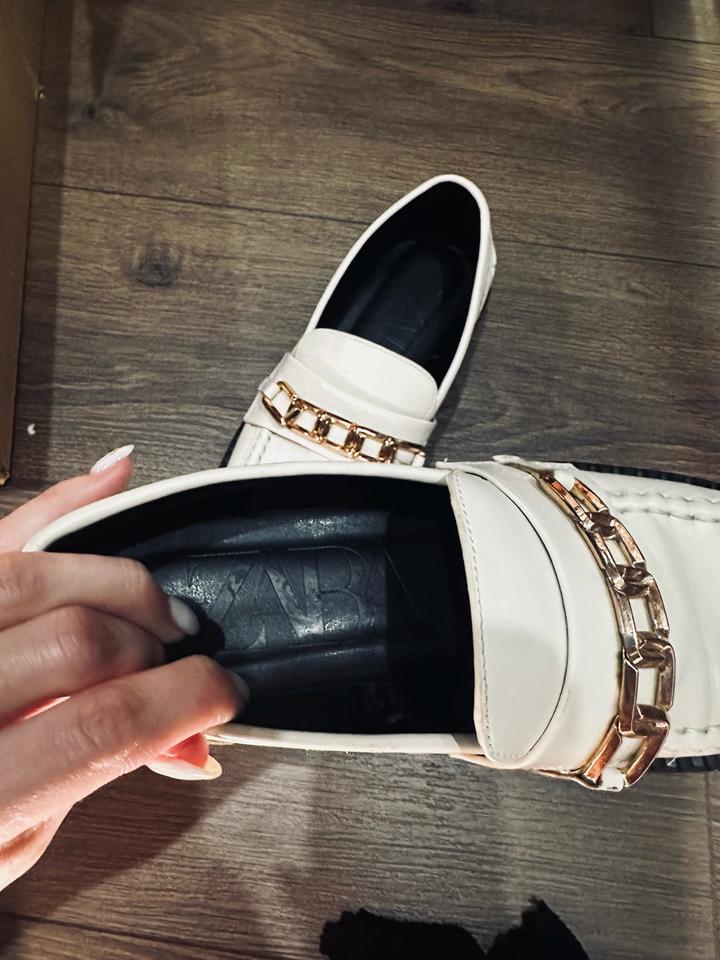 Лоферы от Zara