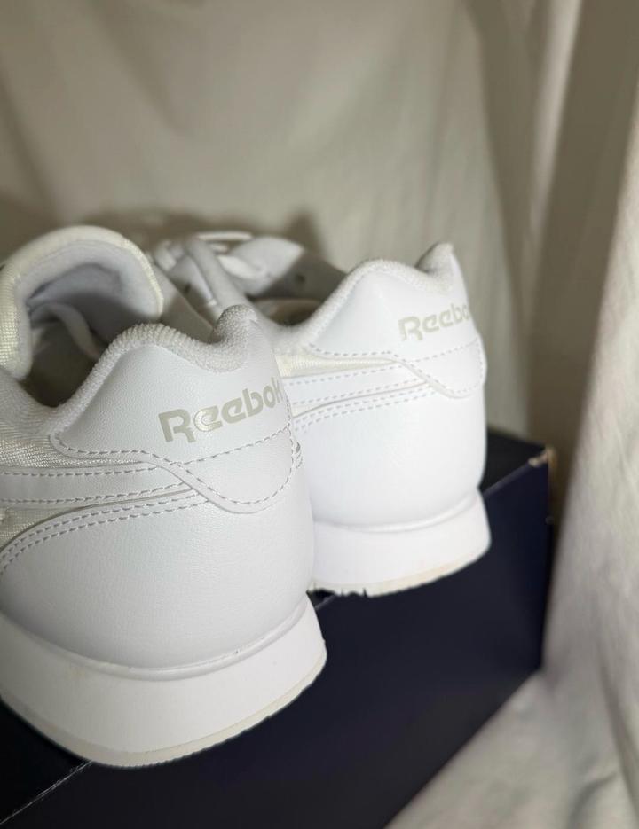 Женские кроссовки Reebok