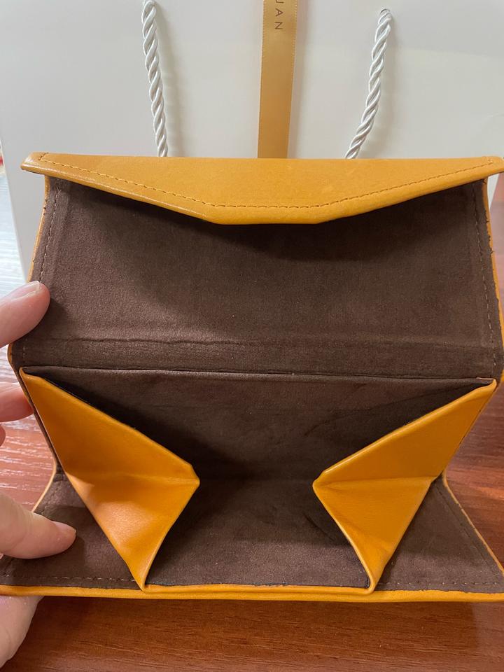 Футляр для очков Мукажан