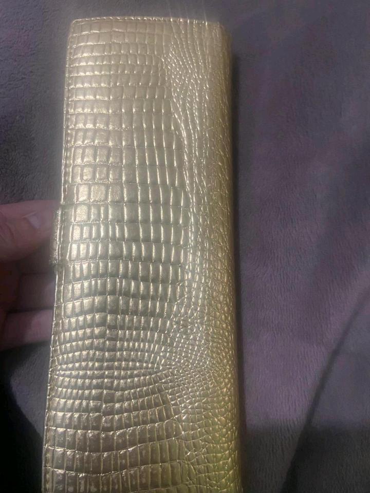 Золотистый картхолдер Versace