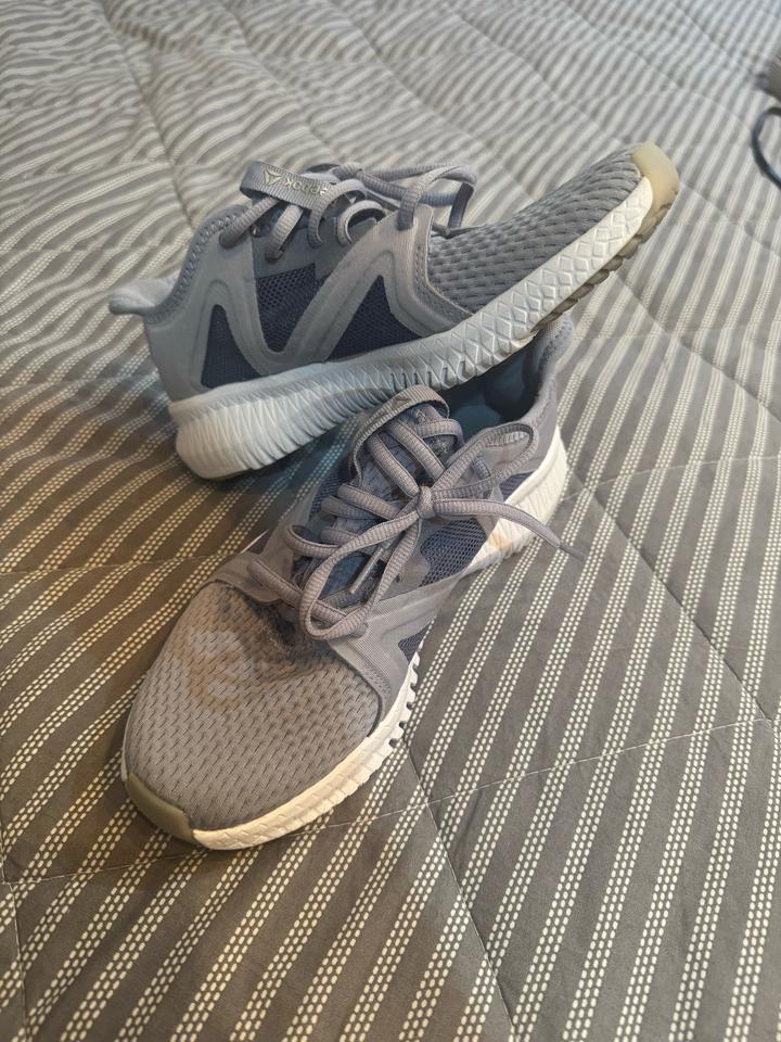 Продам кроссовки Reebok