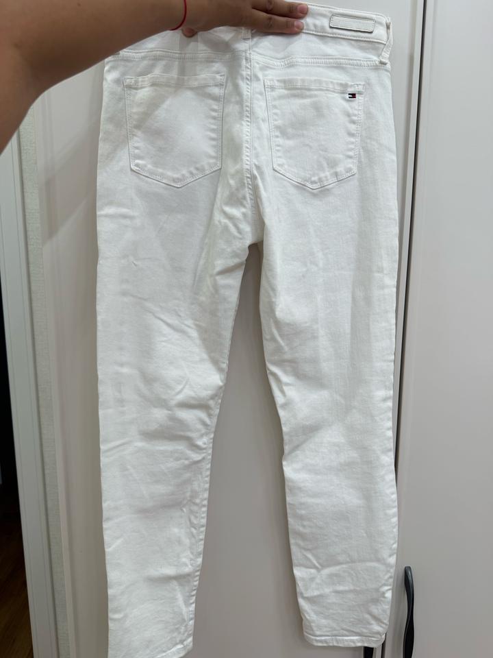 Абсолютно новые белые джинсы Tommy Hilfiger