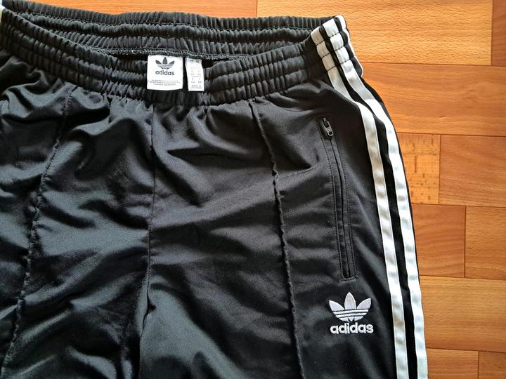 Широкие Adidas