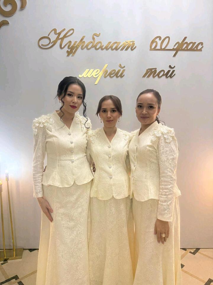 Продам платье двойку