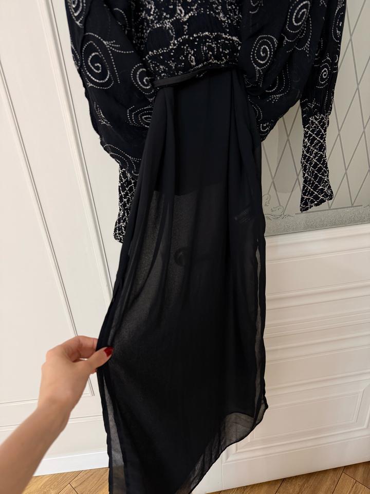 Черное платье с вышивкой Zara