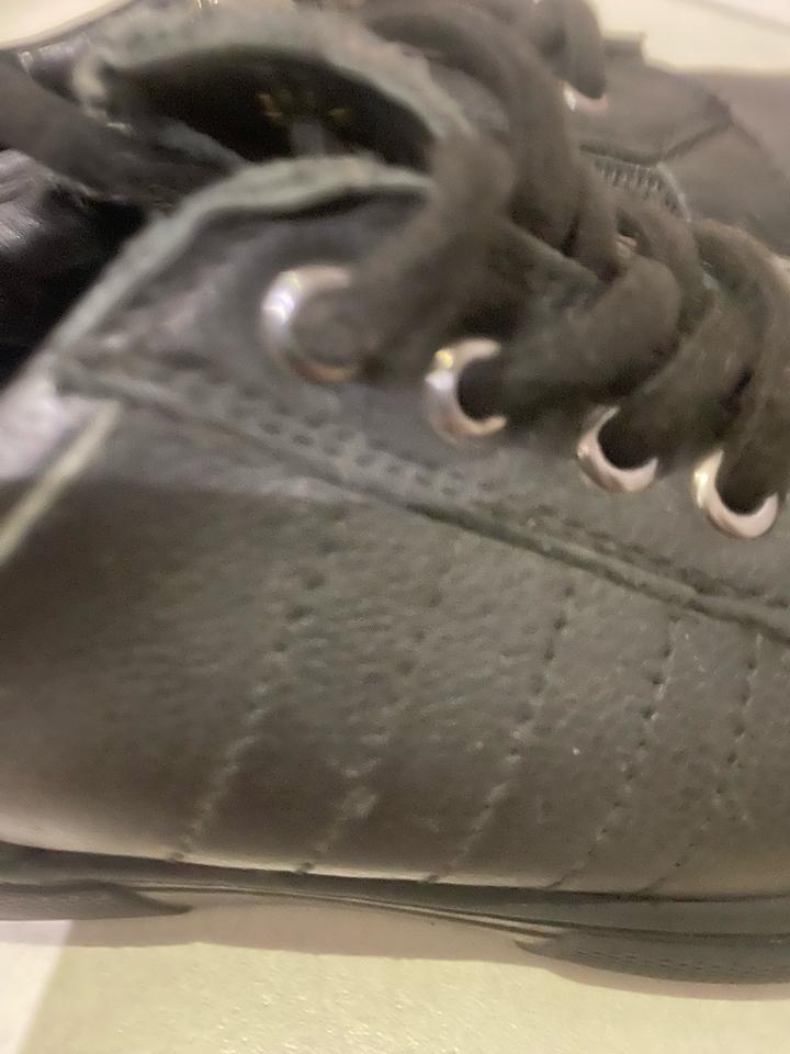 Продам детские ботиночки