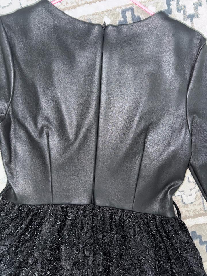 черное кожаное платье