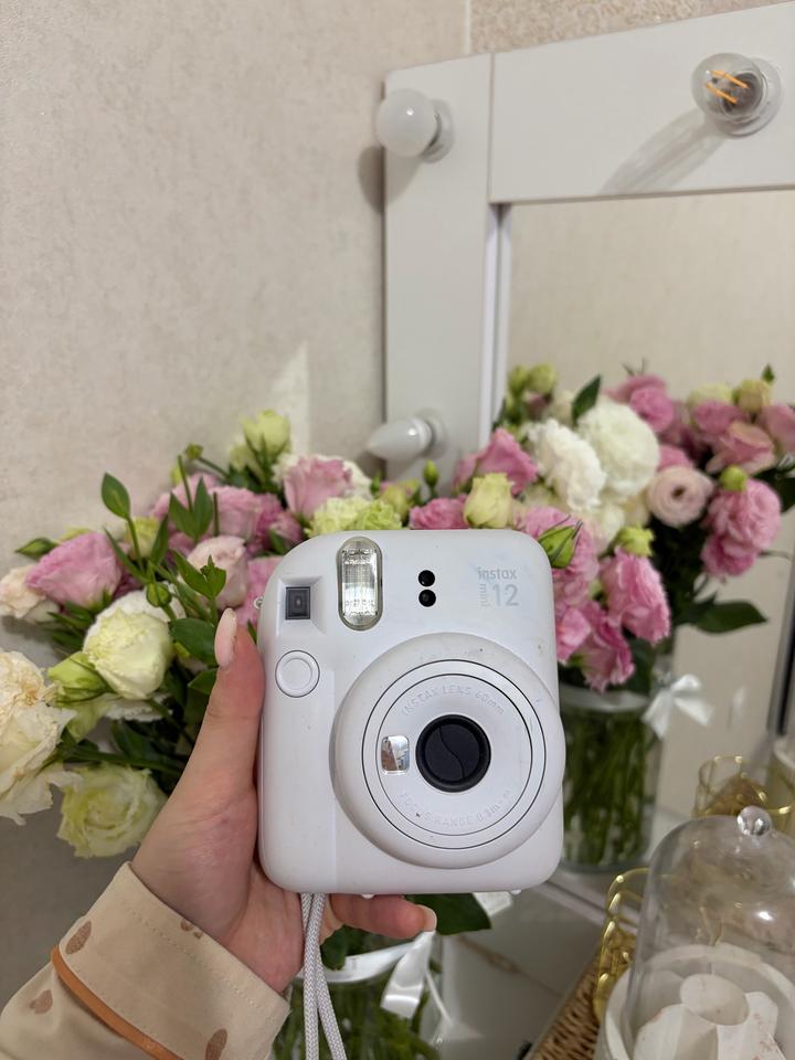 Камера Instax