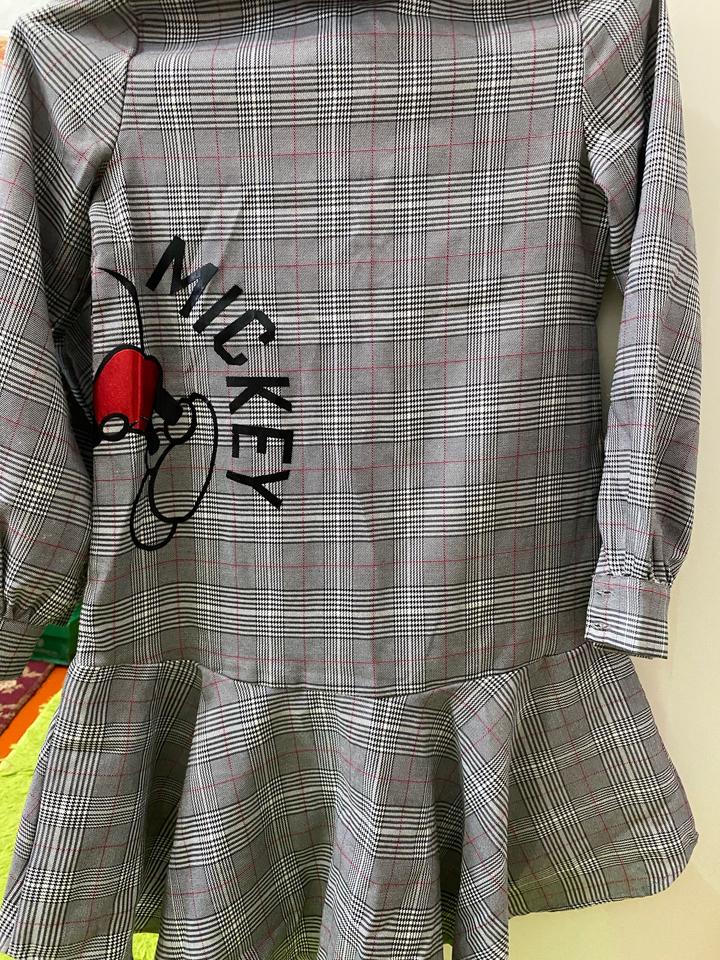 Серый платье