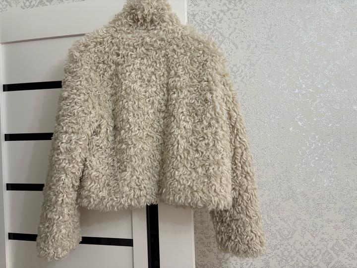 Белая короткая шуба Zara