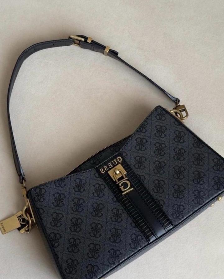 Guess Izzy Shoulder Bag / Crossbody