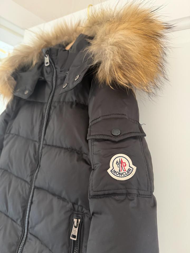 Зимний пуховый комбинезон moncler