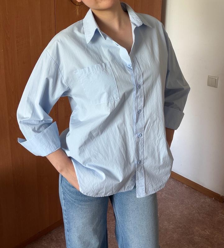 Синяя рубашка