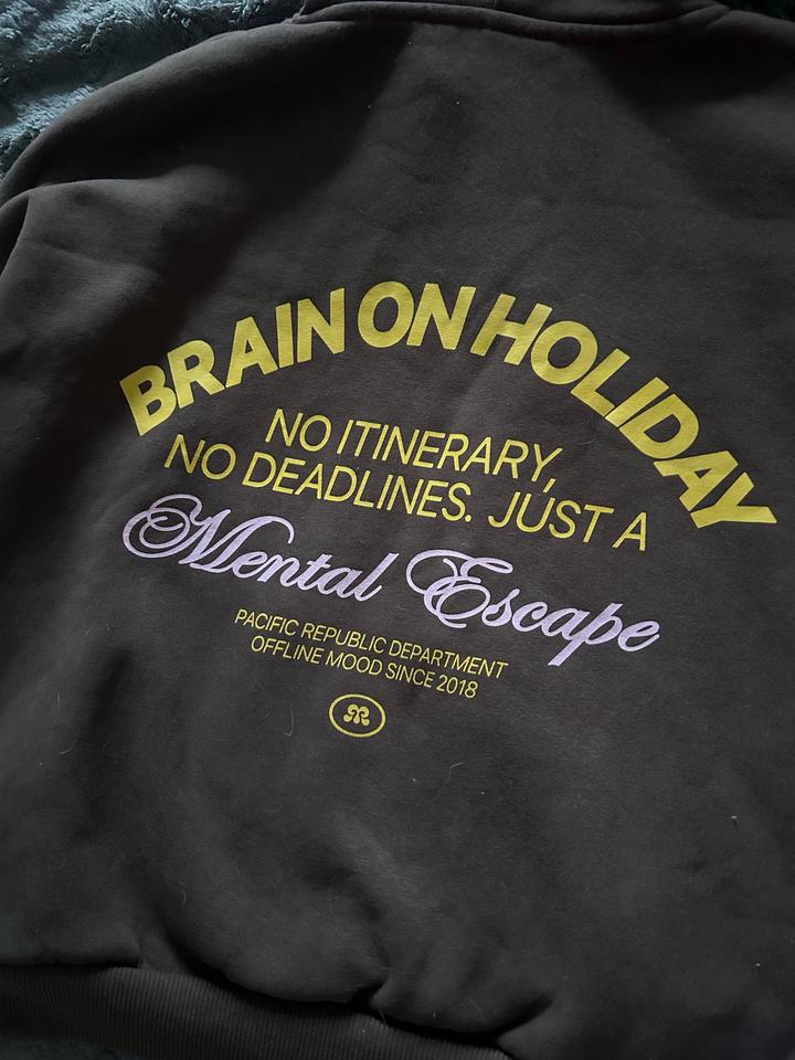 коричневая толстовка pull&bear