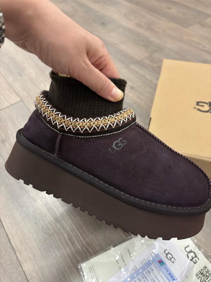 ✨ Продам угги UGG в красивом темно-шоколадном оттенке.
