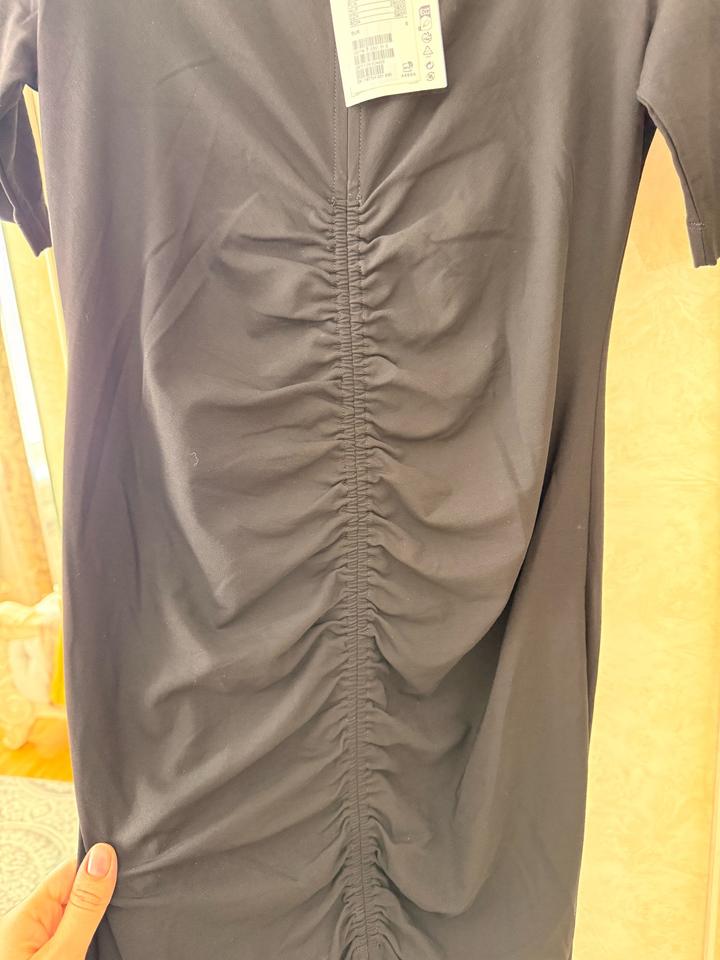 Черное платье Cos