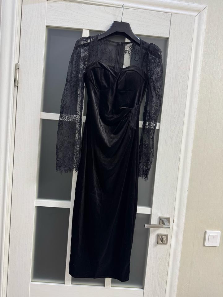 Черное платье миди