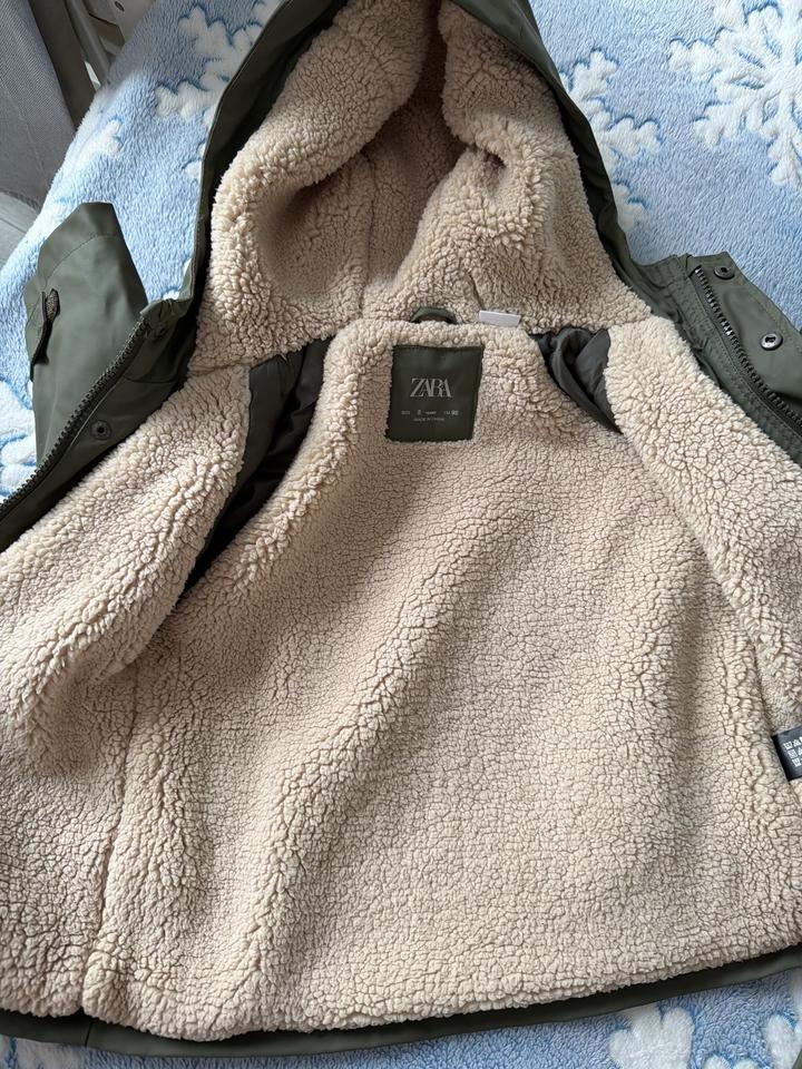 Резиновый детский костюм унисекс Zara