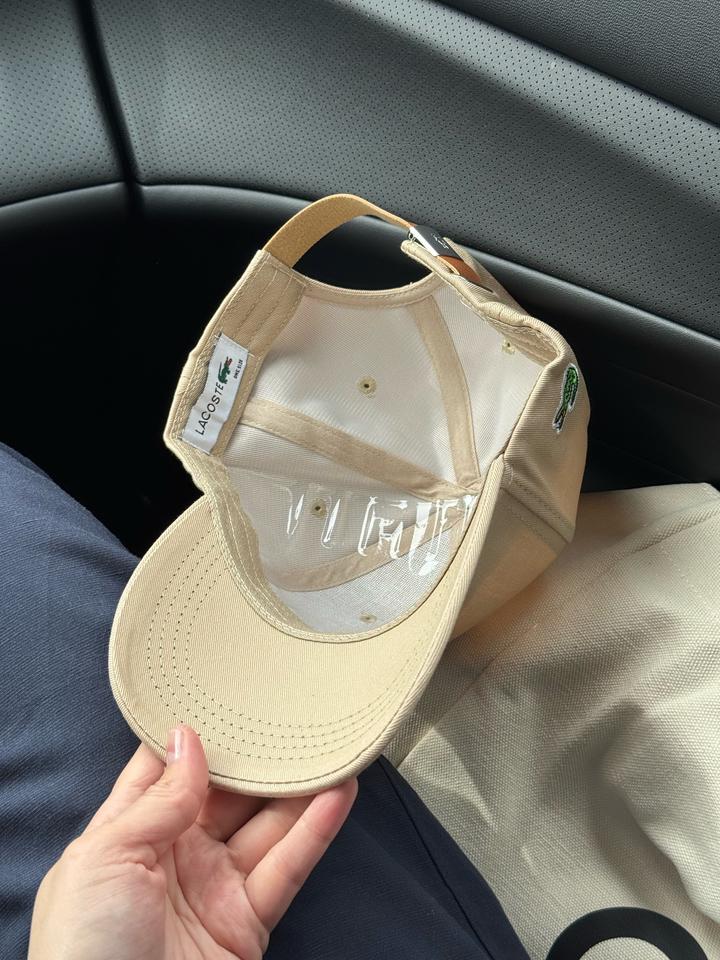 Базовая бежевая кепка Lacoste