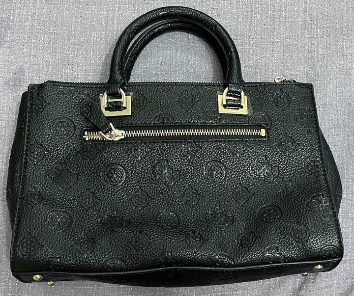 Сумка Guess