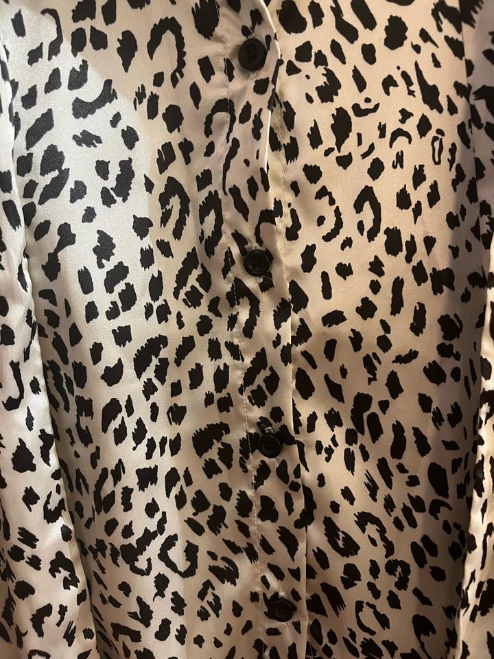 Белое леопардовое платье