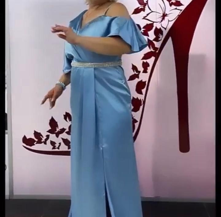 Вечернее платье голубое