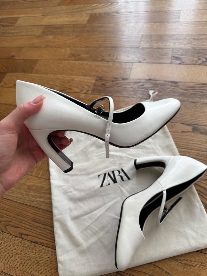 Туфли на изогнутом каблуке Zara