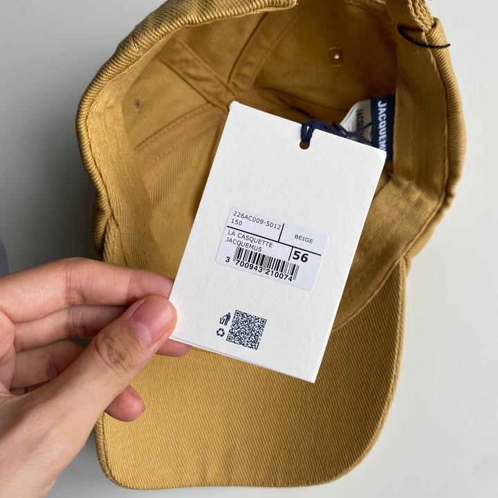 Бежевая кепка Jacquemus