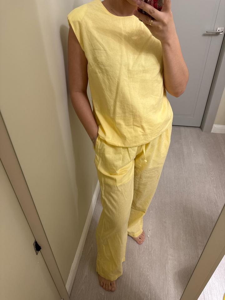 Льняная двойка в красивом желтом оттенке