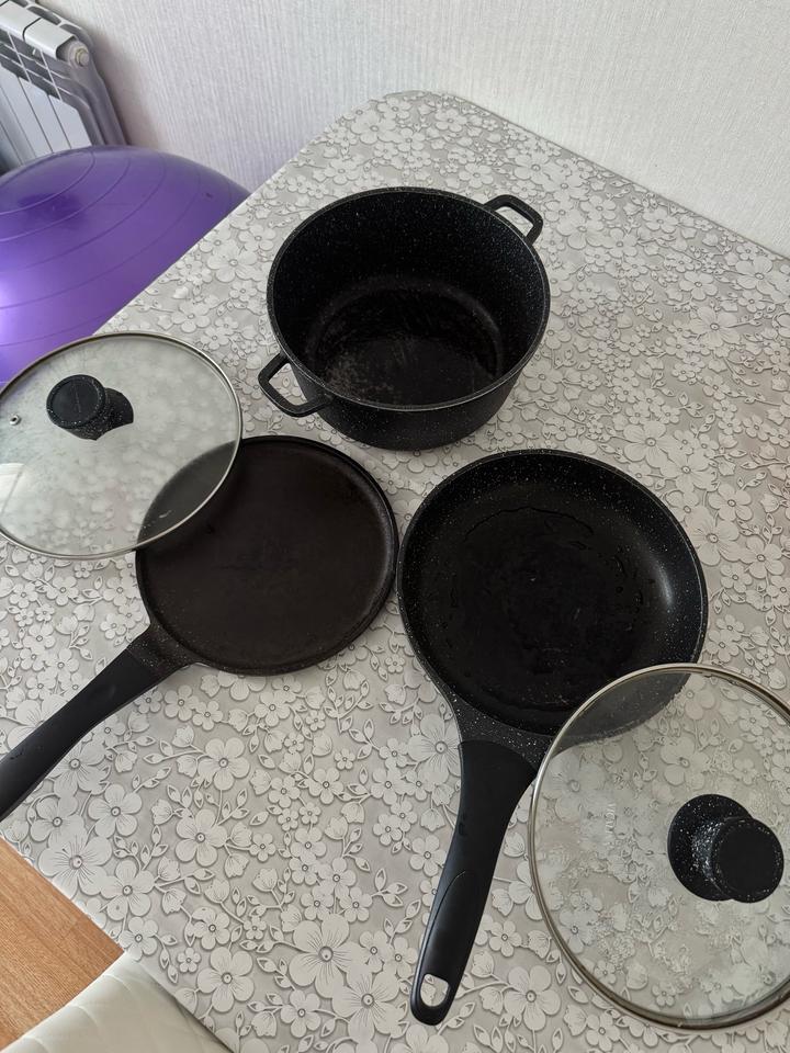 Кострюли сковородки