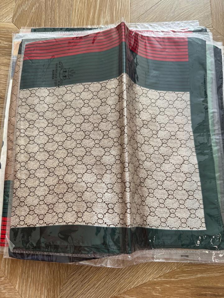 Платок красный 58см на 58см. Разные расцветки