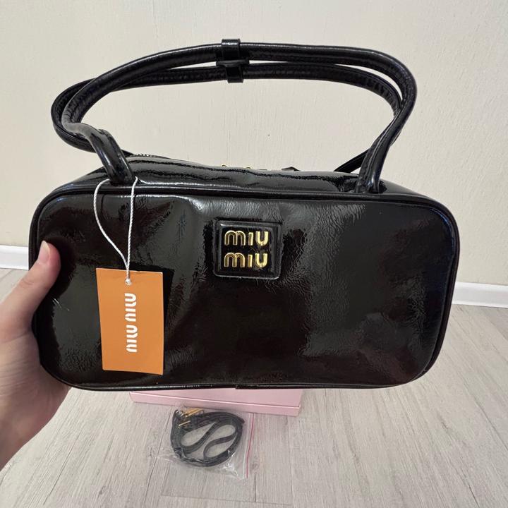 ✨ Miu Miu Barrel Bag ✨Стильная сумка-бочонок Miu Miu из лаковой кожи