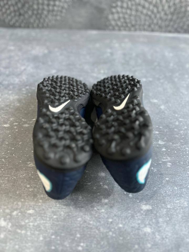 Сороконожки Nike Hypervenom