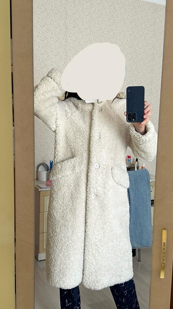 Шубка молочного цвета из овчины